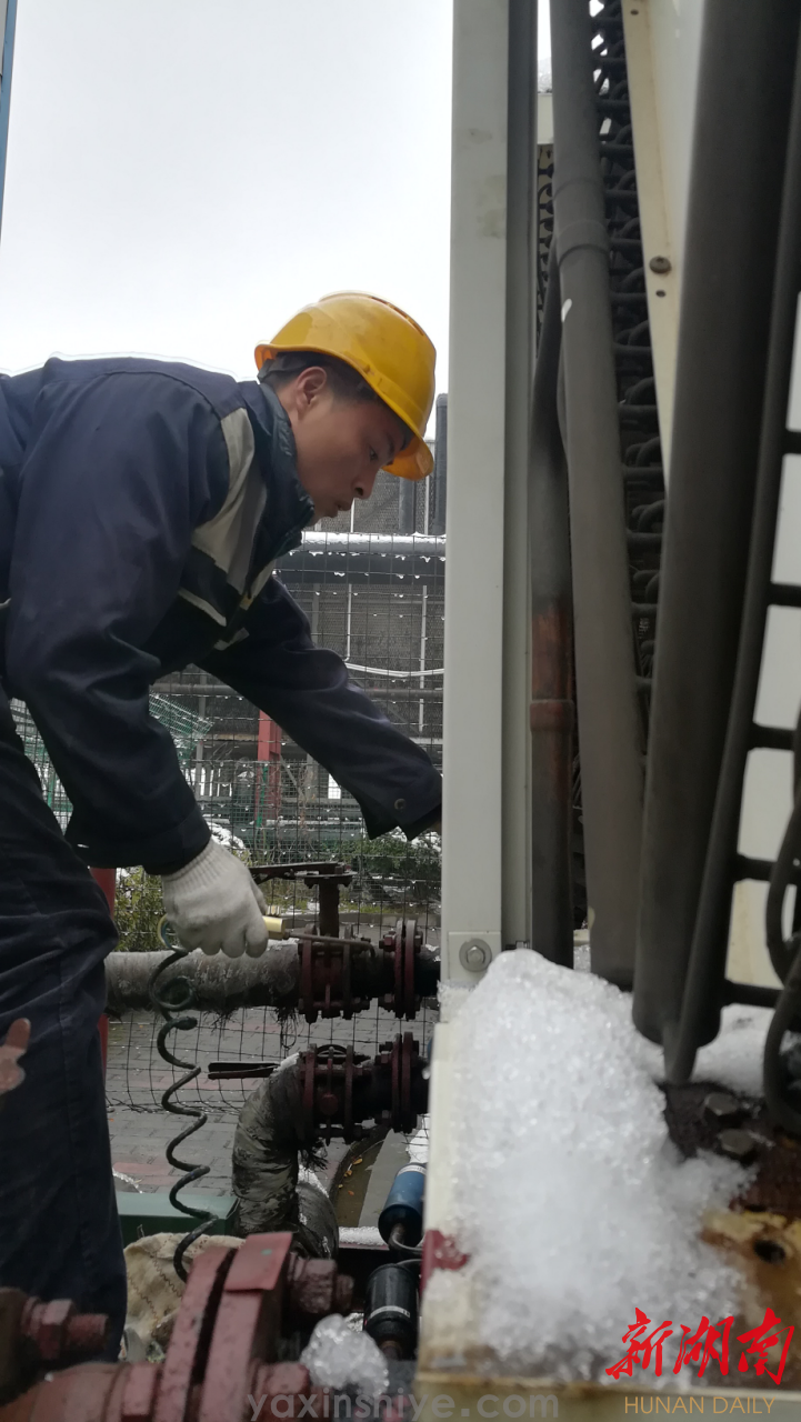 党员刘焕林，，，一个肯钻研、、有继承的新时代“奉献者